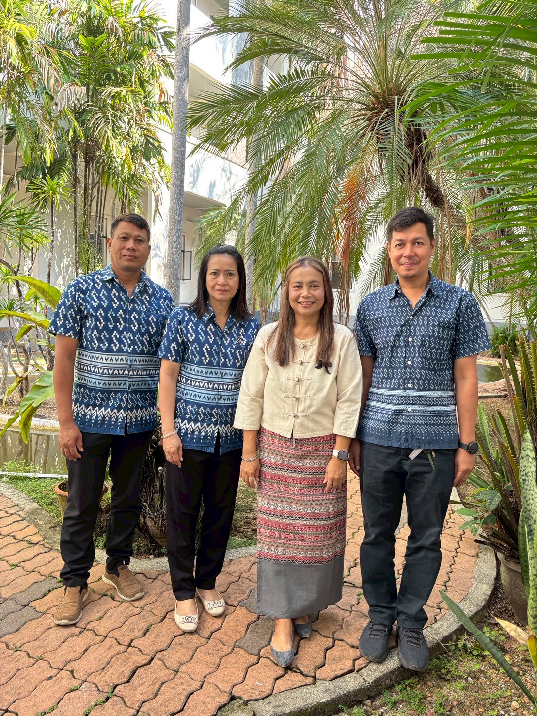 title - ส.ป.ก.สตูล ร่วมแต่งกายชุดไทยสไตล์พื้นถิ่น ภายใต้แนวคิด 